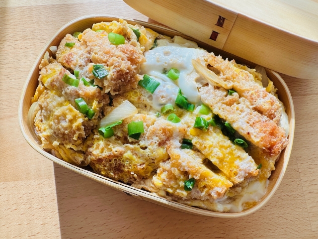 春のお弁当デビューにおすすめ！おかずが引き立つ「みよし漆器本舗 曲げわっぱ」