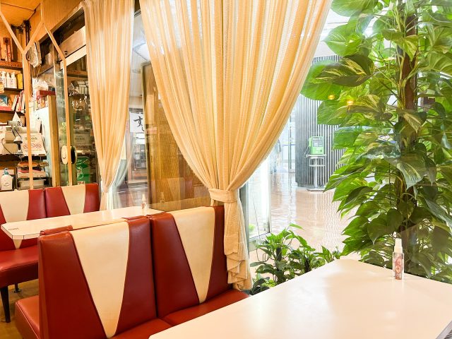新橋のパーラーキムラヤ」店内