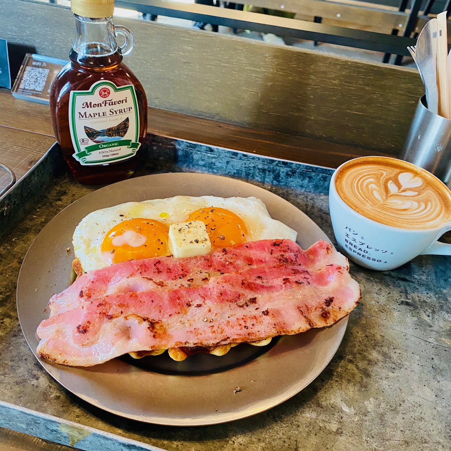 【大阪・南森町】工場跡カフェで味わう！絶品ワッフルモーニング@「パンとエスプレッソと珈琲製作所」