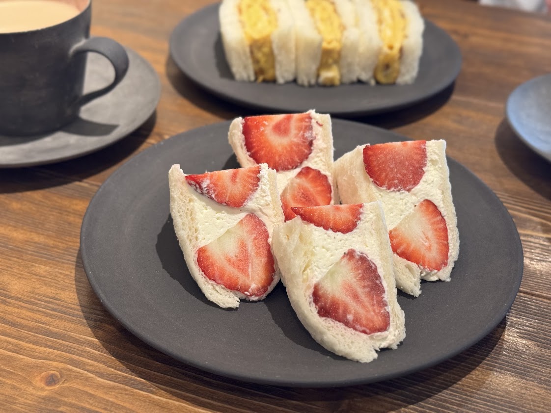 【大阪・天満】フルーツサンドが特に絶品！居心地抜群のカフェ「NOVA」で癒しモーニング