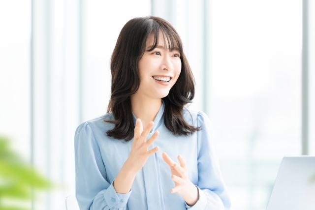 笑顔の女性