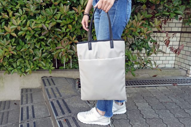 大きめポケット付き フラットで持ちやすい PCバッグ