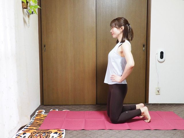「鼠径部(そけいぶ)」を伸ばすストレッチ