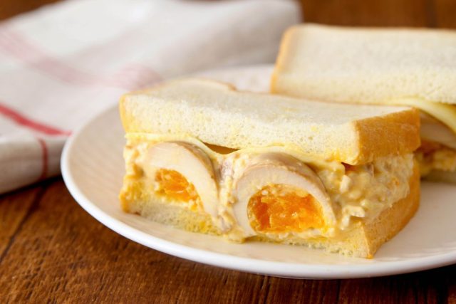 煮たまごサンド