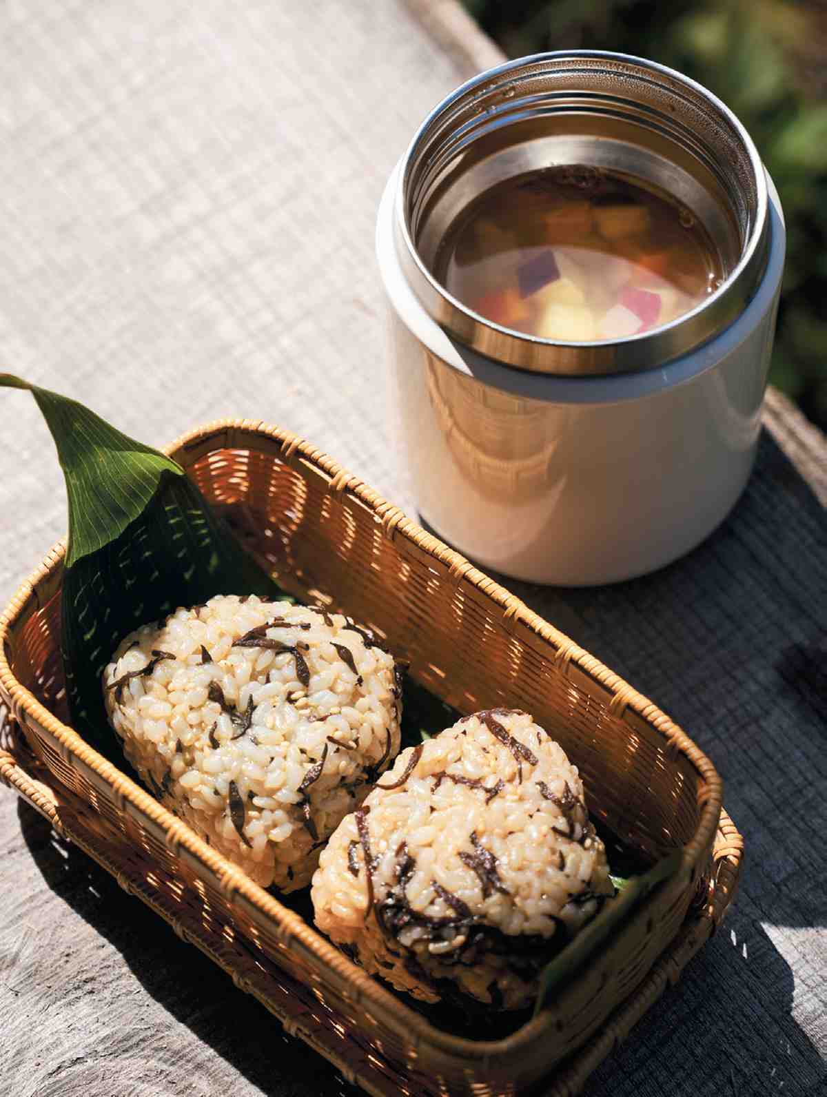 朝ラク弁当の新定番！作りおきスープ×混ぜごはんおにぎり