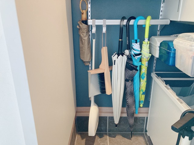 傘や掃除用具の収納