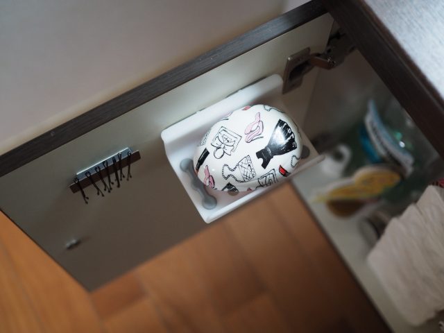 洗面所の引き戸裏の収納