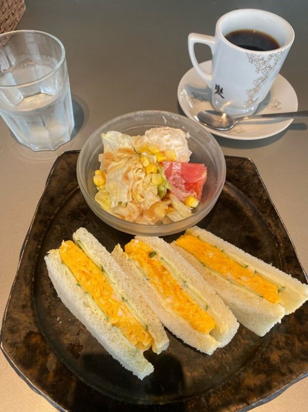 カフェのモーニング