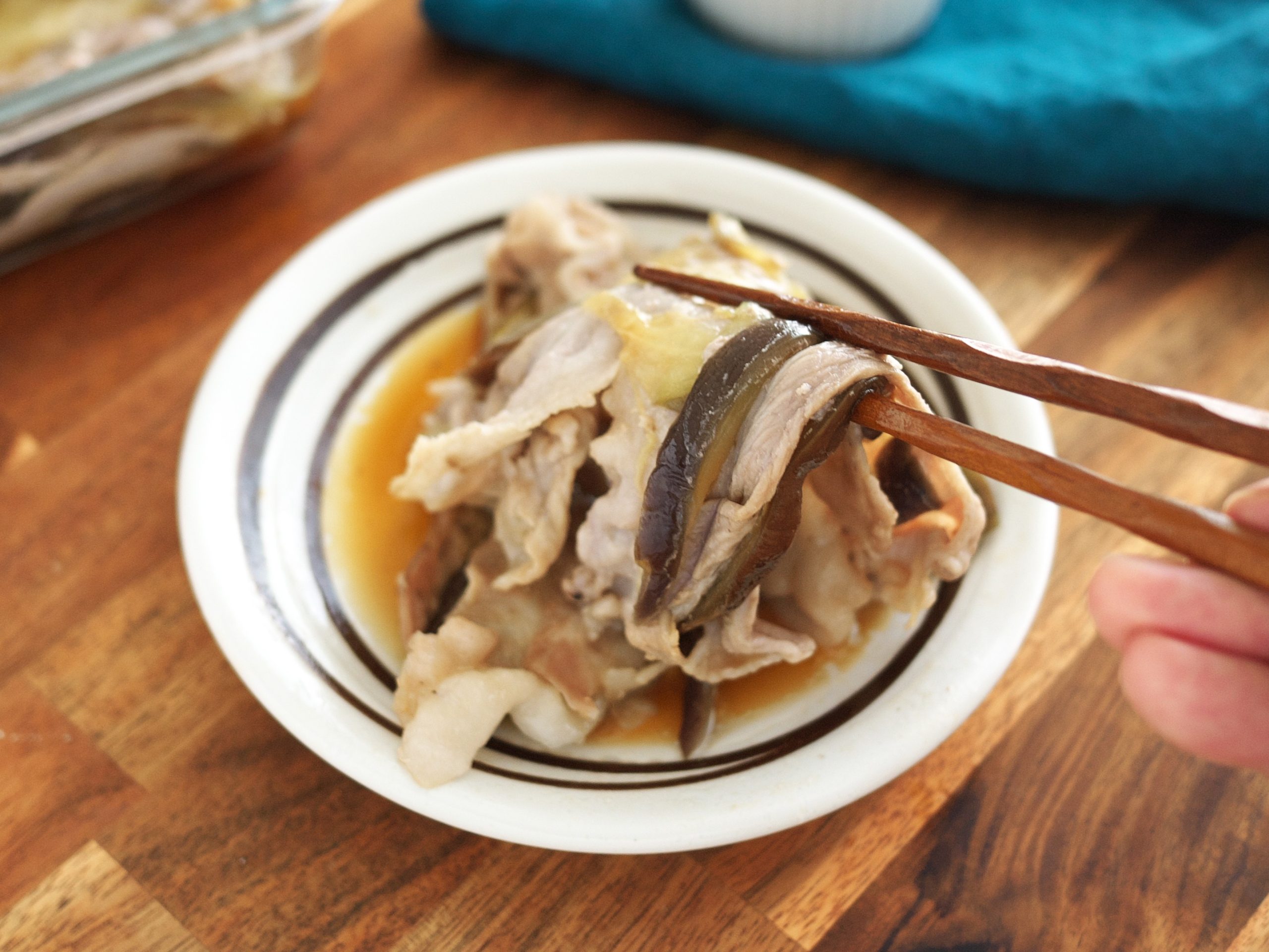 暑い夏はレンジでコレ作ろう！たれも絶品♪「豚なすの重ね蒸し」