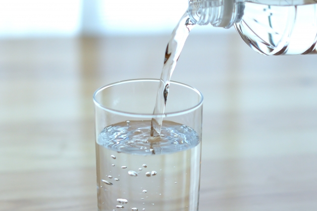夏本番！8/1は「水の日」。1日に必要な水分量とは？