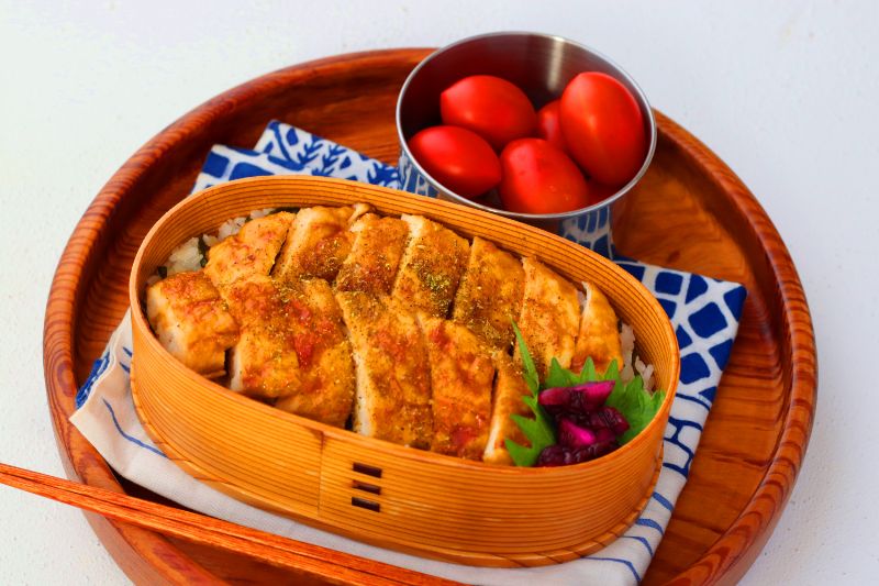 市販のタレでおいしく時短！「鶏ささみの蒲焼き」「ミニトマト」2品弁当
