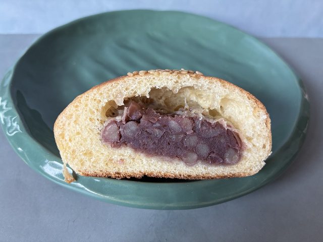 Grand Chario ベーカリー あんぱん断面
