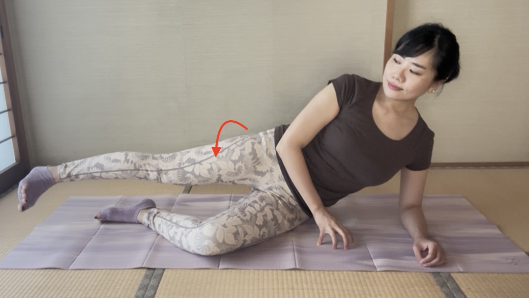 「股関節ほぐし」で骨盤も整う。朝5分で姿勢美人に！