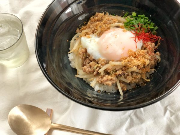 フライパン不要！レンジで完成「丼もの朝ごはん」レシピ3選