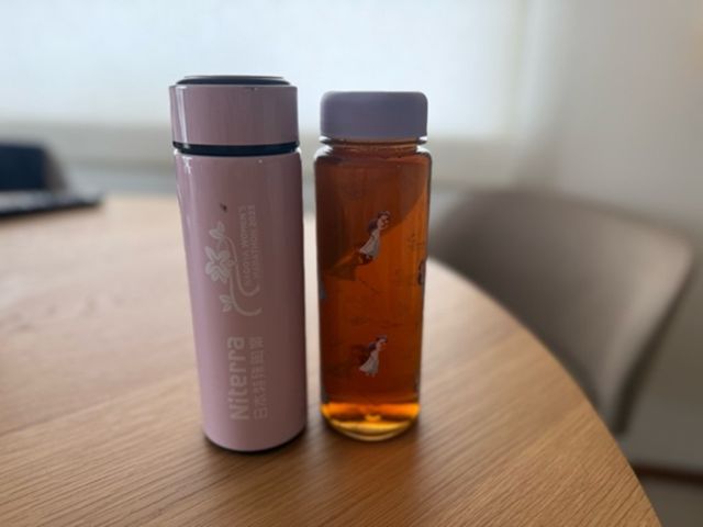 麦茶と水筒