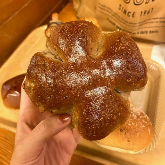 モルトくるみパン(税込195円)