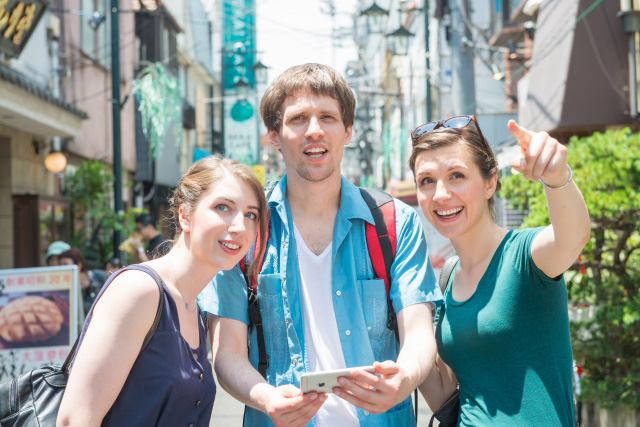 英語「Just a few minutes’ walk」の意味って？