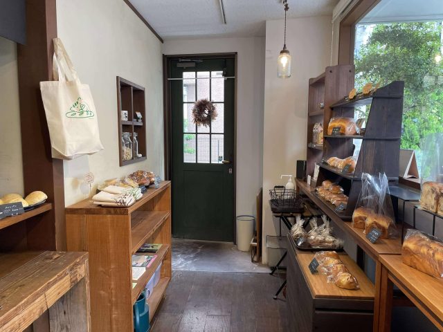 パン屋「いのパン店」店内