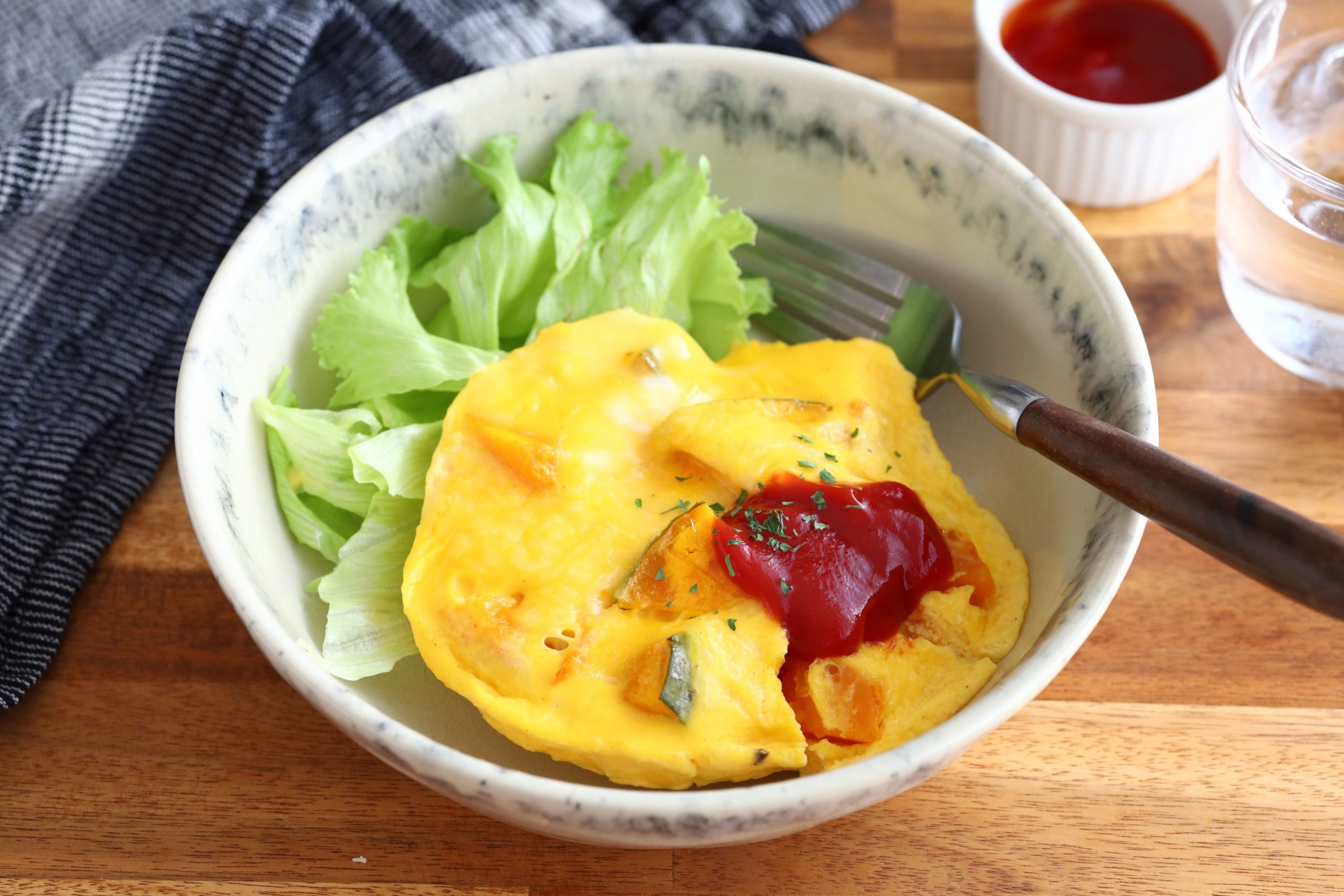 レンジで簡単♪ふわふわ食感「かぼちゃのチーズオムレツ」