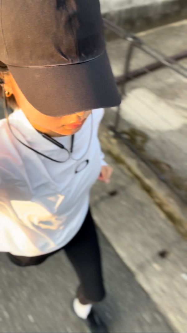 運動する女性