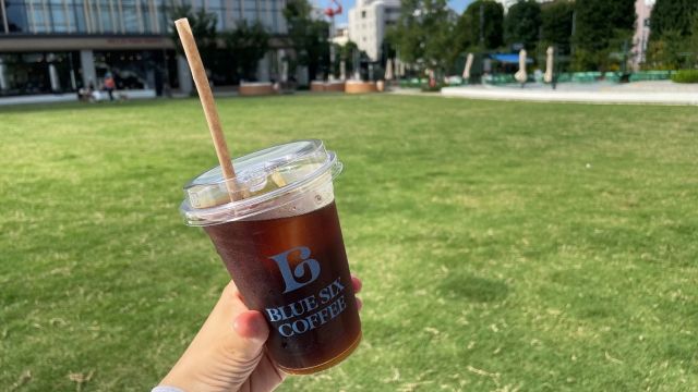 【都立明治公園】朝8時スタート！「BLUE SIX COFFEE」のテイクアウトで楽しむ家族の朝時間