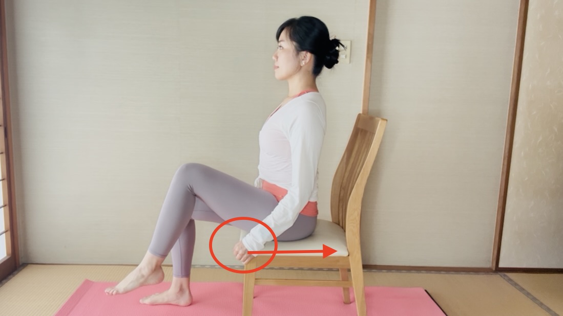 “太りやすい姿勢”になってない？姿勢を整えるピラティス「レッグレイズ」