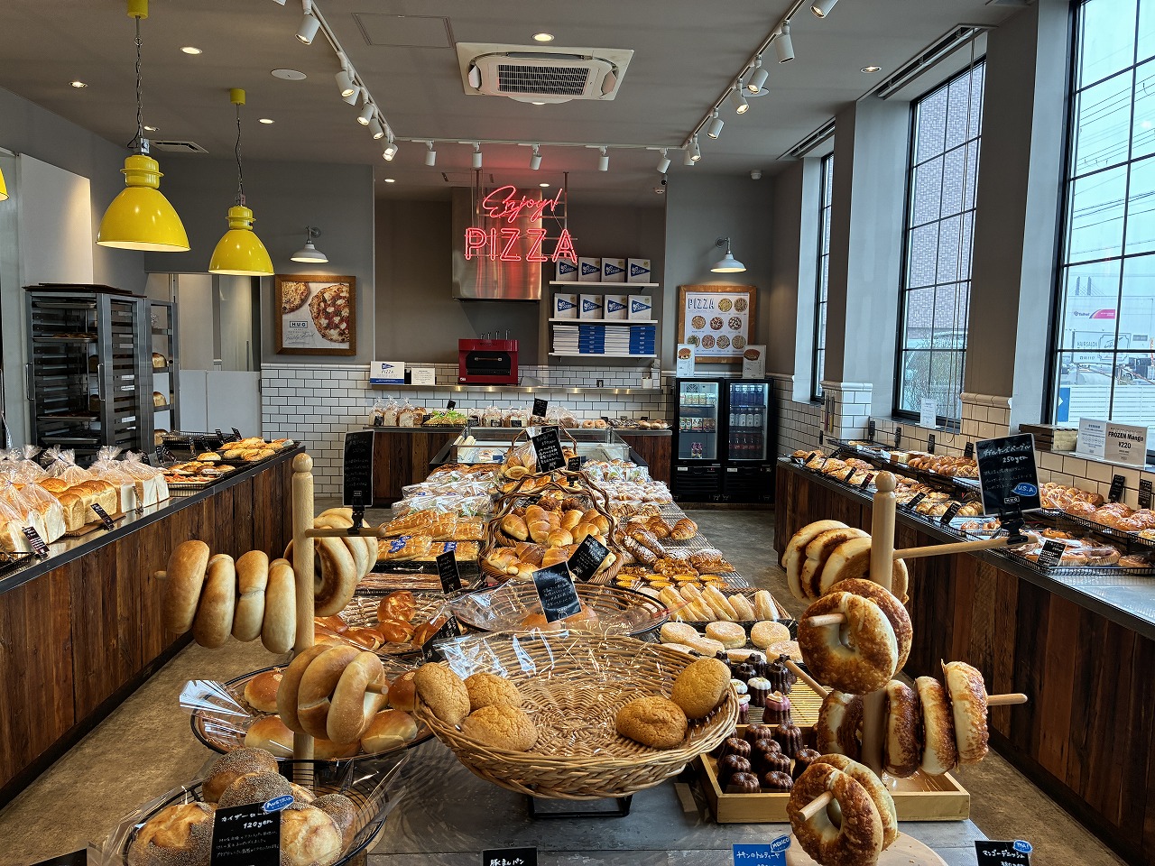 【大阪・羽倉崎】老舗和菓子店がプロデュースのベーカリー「HUG BAKERY」