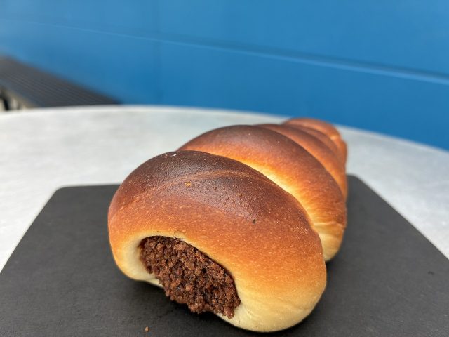チョココロネ（生チョコ入り）