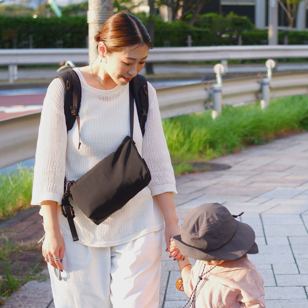 バッグ2個持ちで子連れ外出が快適に！ママに嬉しい「bon moment ミニショルダー」