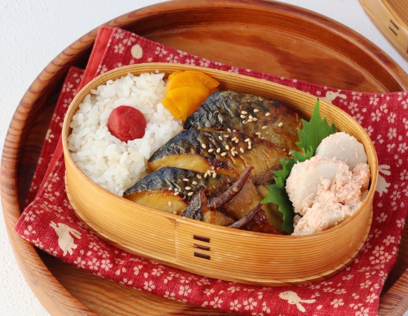 秋の味覚がギュッ♪「塩サバとエリンギの味噌照り焼き」「里芋の明太子バター」2品弁当