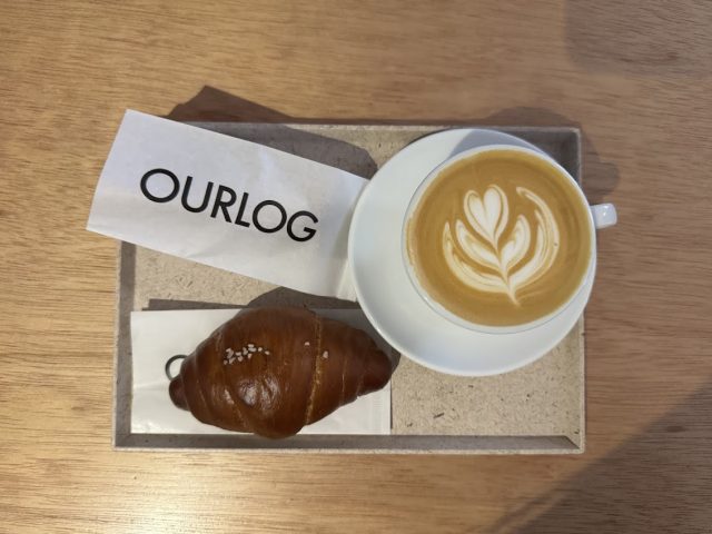 塩パンとラテ