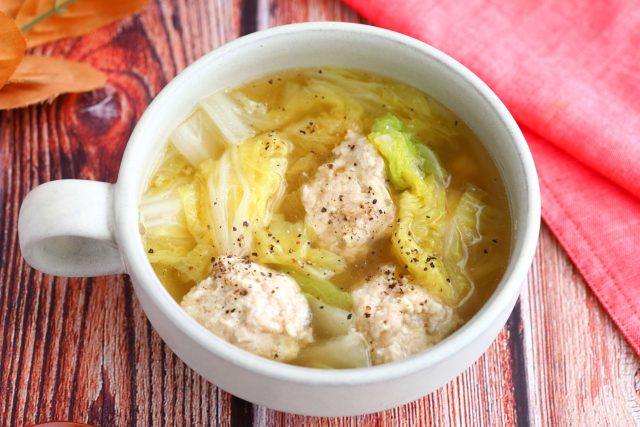 鶏団子白菜のうま塩スープ