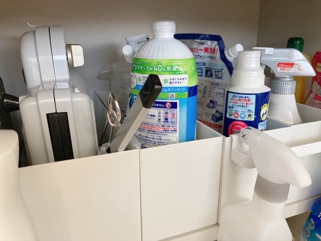 棚の中の収納