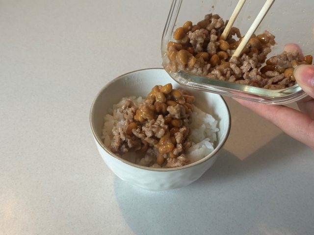 ご飯にのせる