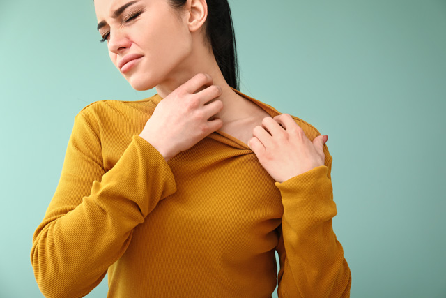 アレルギー かゆみ 女性