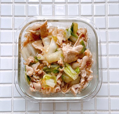 お鍋で余りがちな白菜で！ご飯に合う『豚肉と白菜のとろみ中華炒め』の作り置き