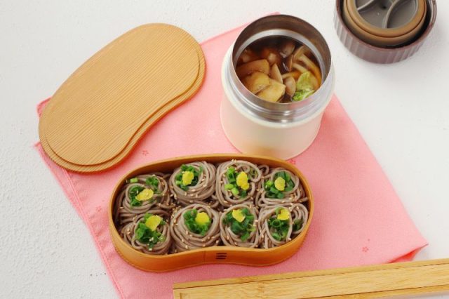 「鶏白菜柚子つゆ」「柚子そば」2品弁当