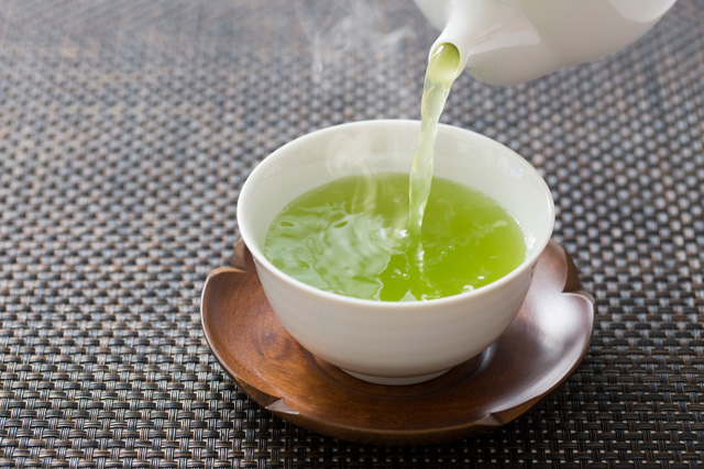 「このお茶はタダです」を英語で言うと？