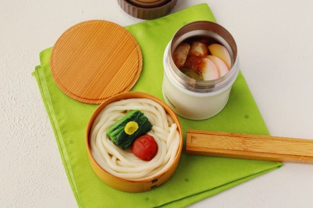 お正月明けのランチに！ほっと温まる「餅入りつゆ」「年明けうどん」2品弁当