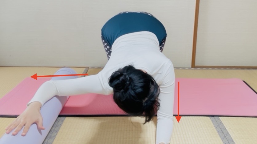 道具なしでもOK！デコルテすっきり「巻き肩改善」ストレッチ【2ステップ】