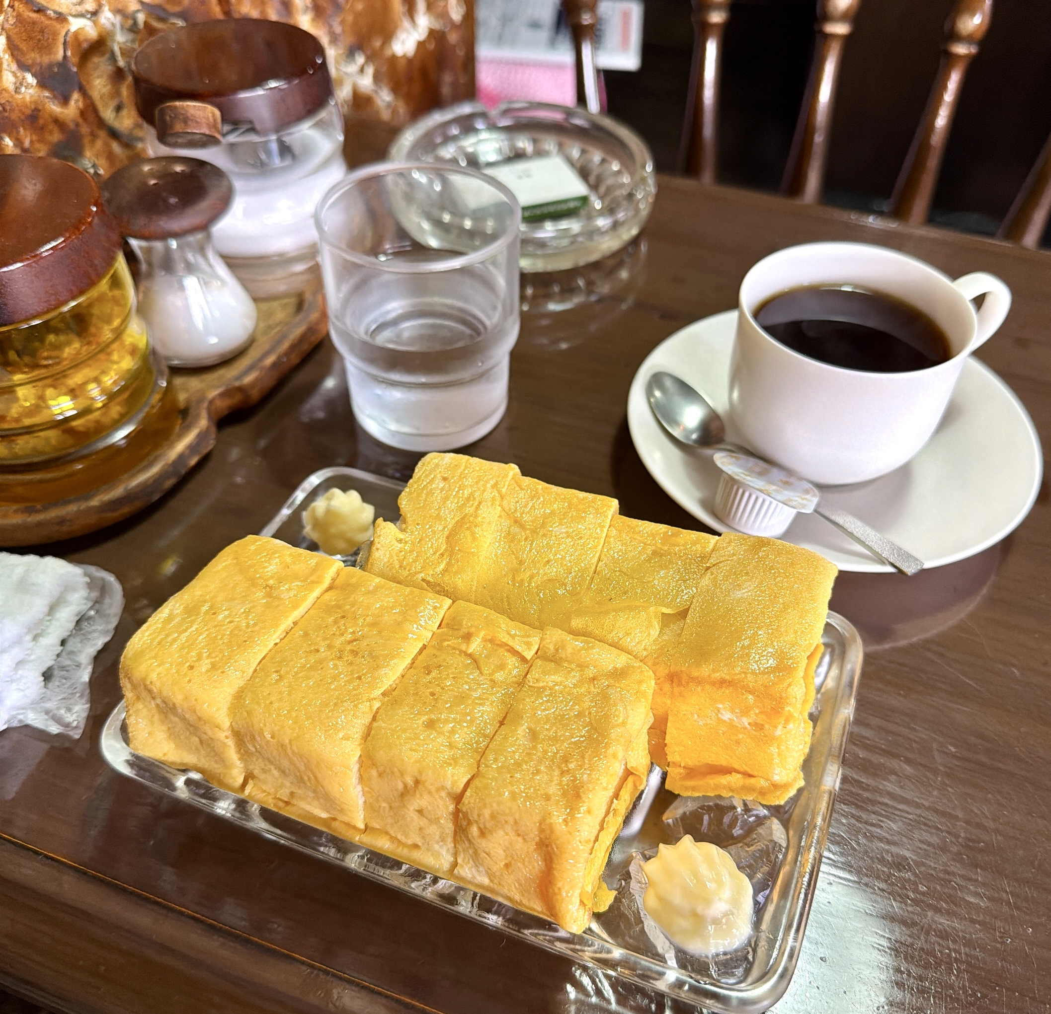 【大阪・我孫子】昭和喫茶で出会った斬新すぎる名物“エッグトースト”@ニュールーブル