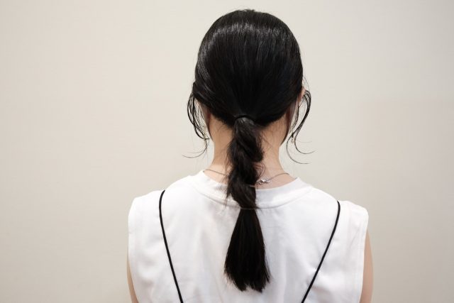 不器用さんの味方！ゴムだけで完成「ひとつ結び」アレンジ3選