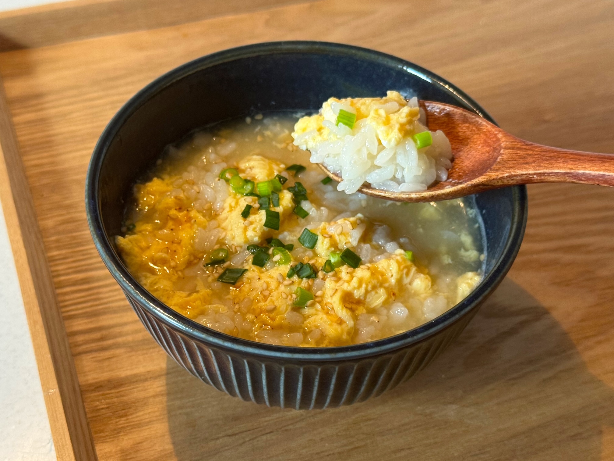 卵ひとつで満足！レンジで簡単「あったか卵スープごはん」