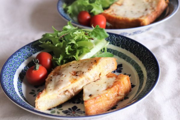 朝から幸せ気分♪「とろけるチーズ×食パン」朝ごはんレシピ3選
