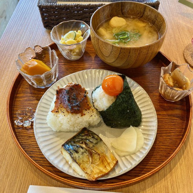 おにぎり定食
