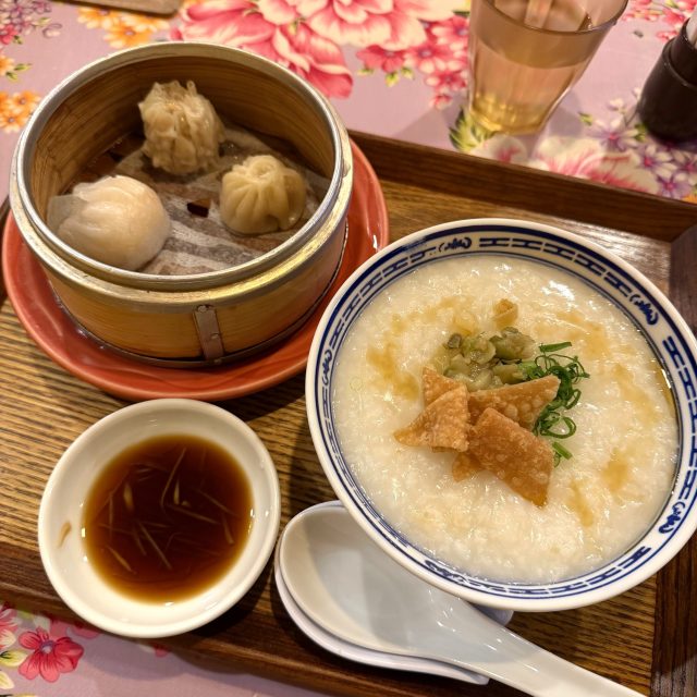 「味庵茶房」No.1の「中華粥+点心3種盛」