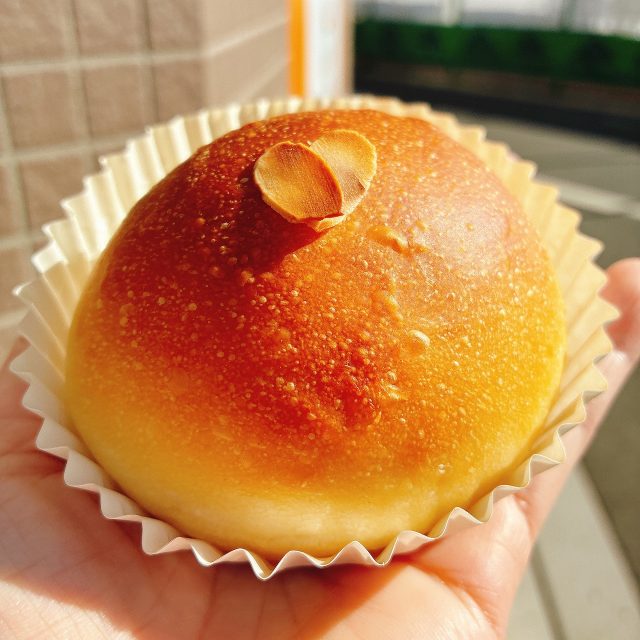 クリームパン
