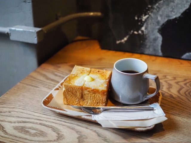 黒糖トーストとコーヒー