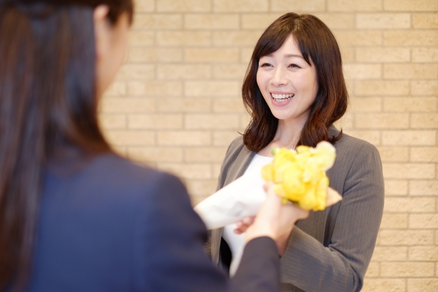 笑顔の女性