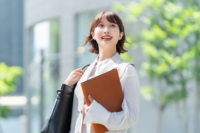笑顔の女性